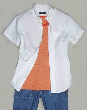 半袖シャツのベーシックな着こなし